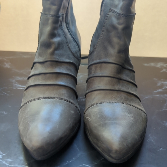 FIDJI Womens Gray Soft Leather Ruched Zip Ankle Bootie Boot 40 US 9.5 Bootie - Picture 6 of 10